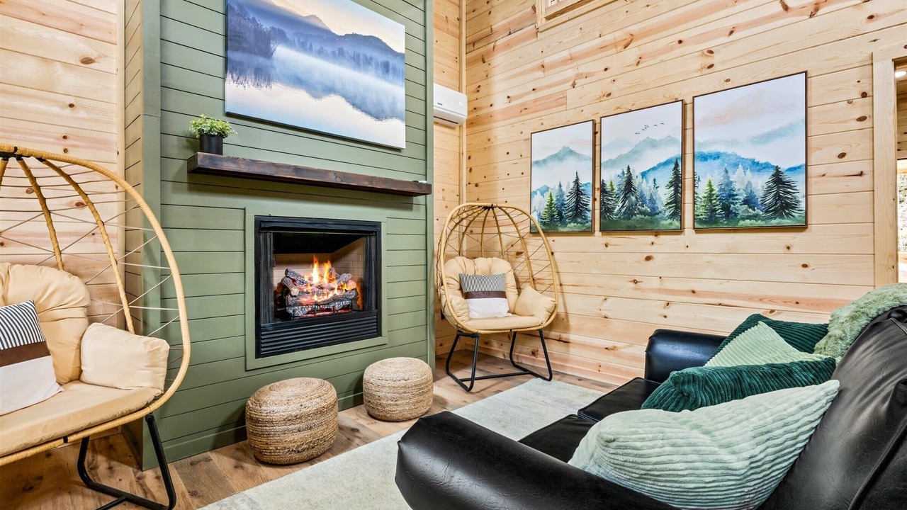 Photo of Livingroom in Rocky Grove