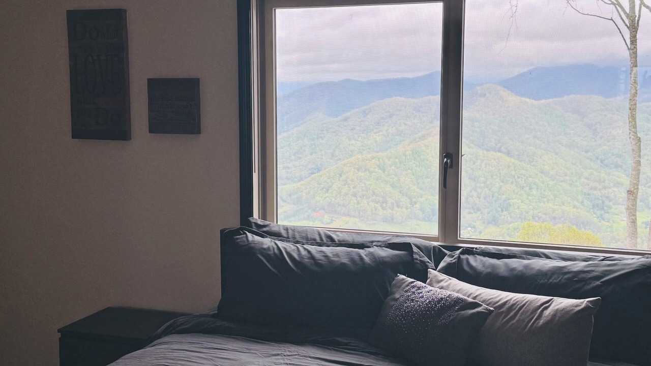 Photo of Bedroom in Tuckasegee