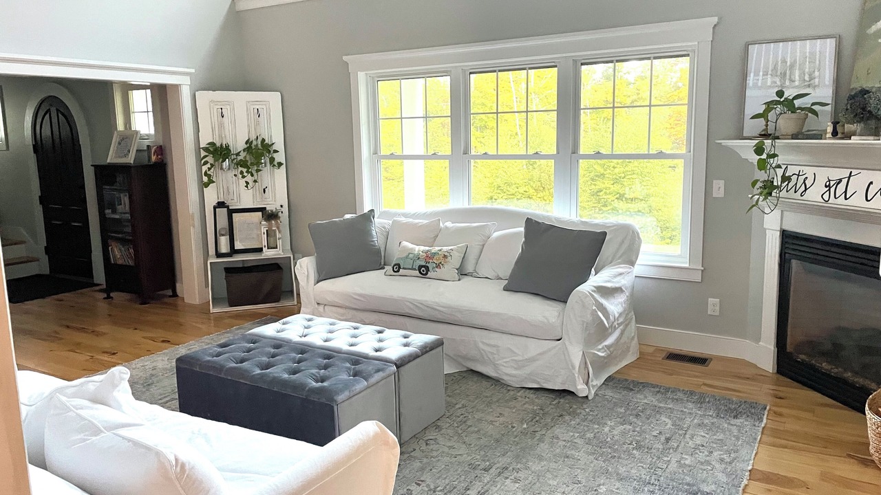 Photo of Livingroom in Hampton Falls