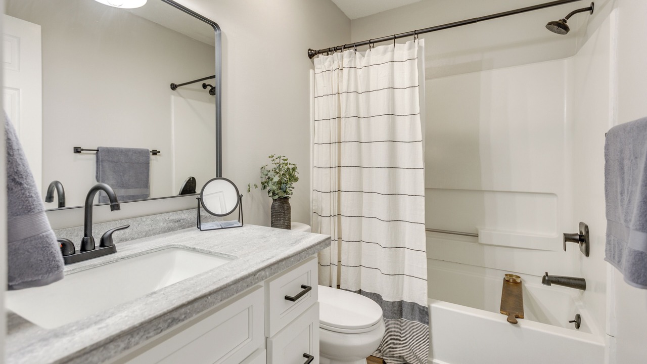 Photo of Bathroom in Hinesville