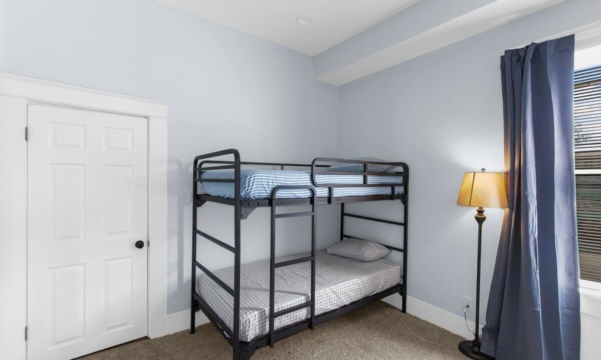 Photo of Bedroom in Crestline Heights