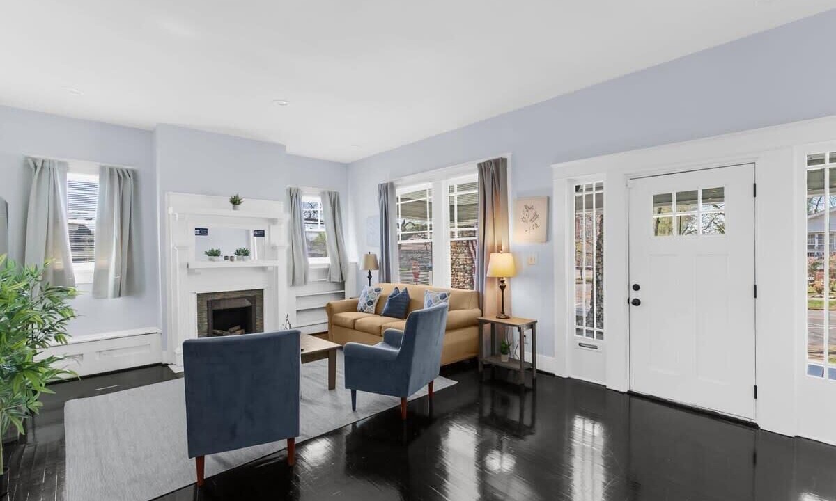 Photo of Livingroom in Crestline Heights