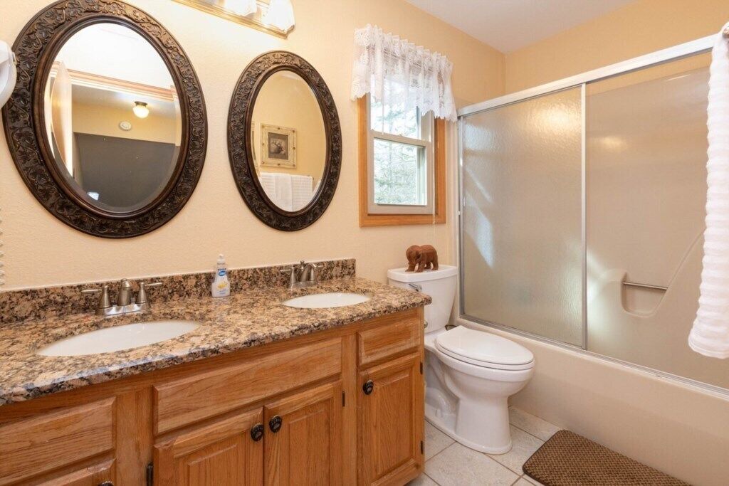 Photo of Bathroom in Valley Creek Run