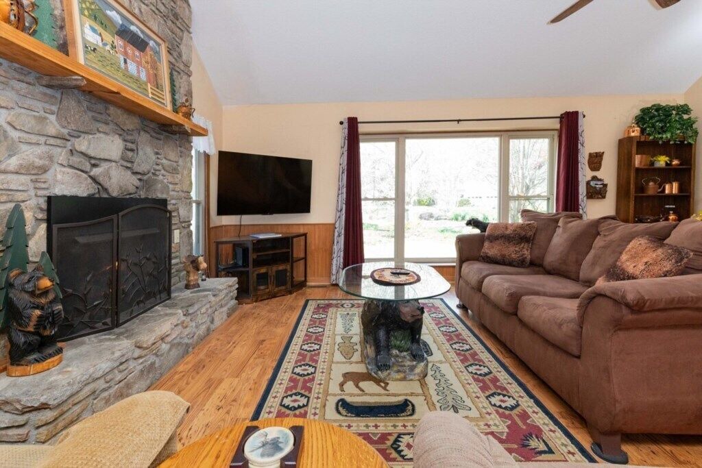 Photo of Livingroom in Valley Creek Run