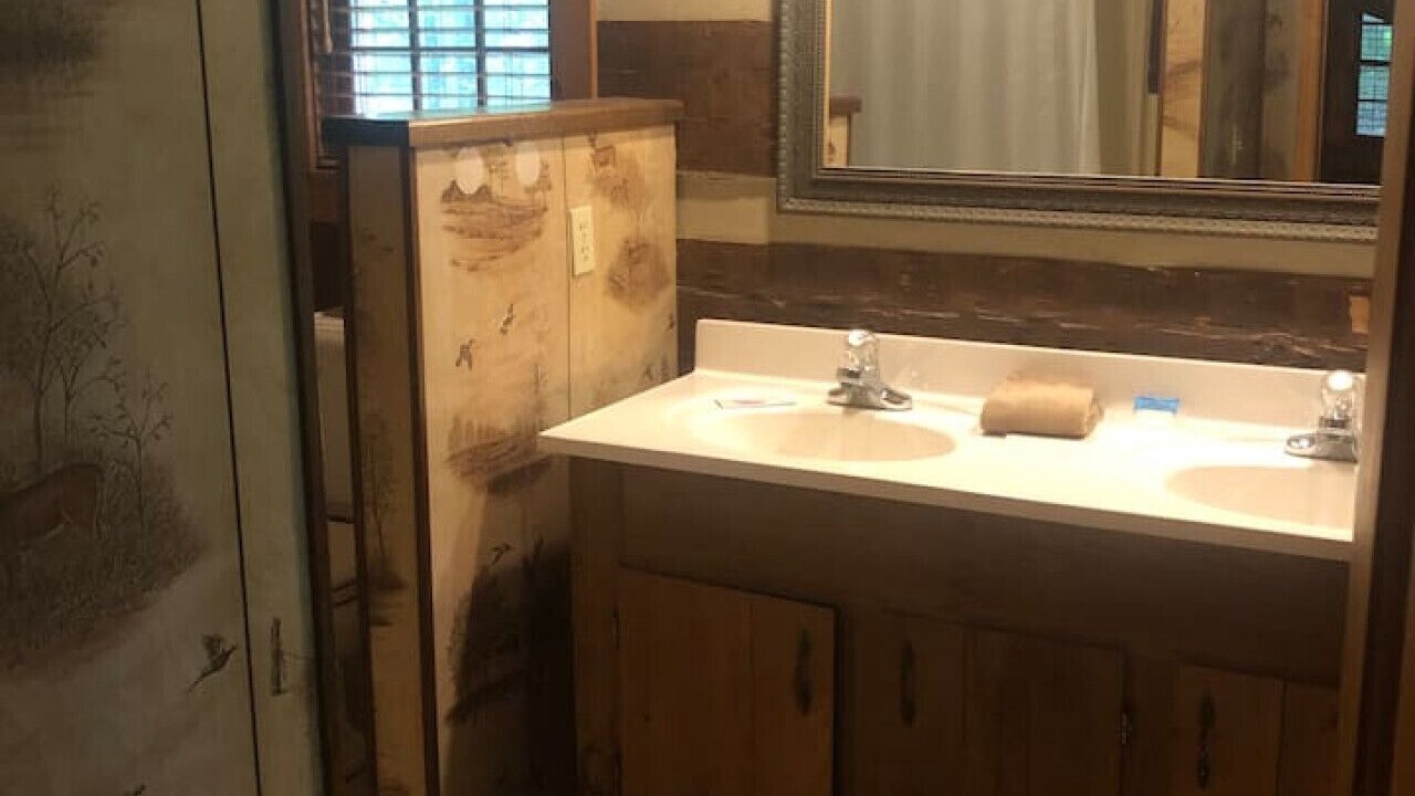 Photo of Bathroom in Cosby