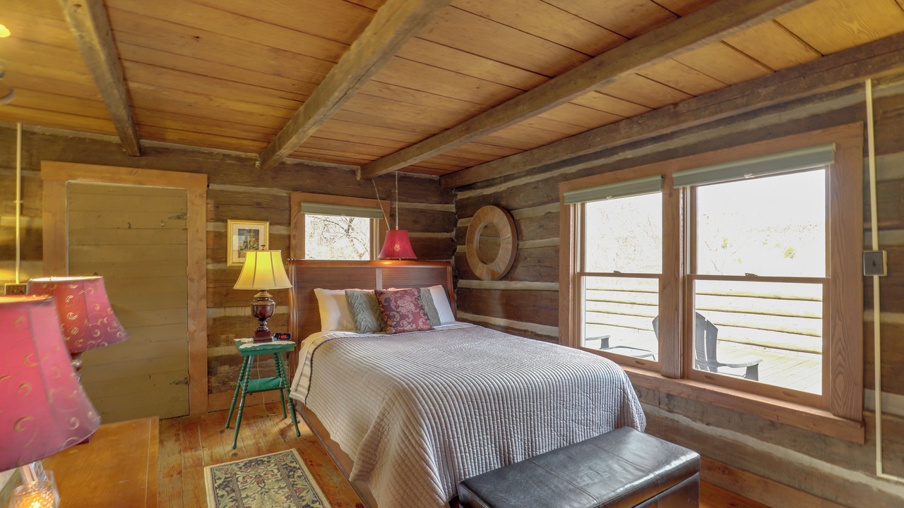 Photo of Bedroom in Hot Springs