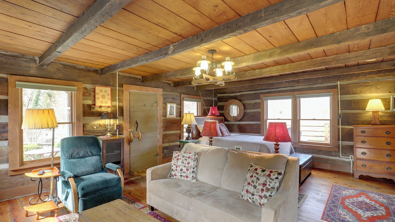 Photo of Bedroom in Hot Springs