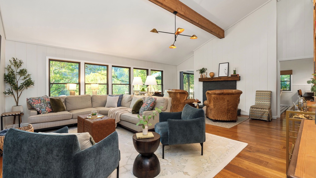Photo of Livingroom in Burnsville