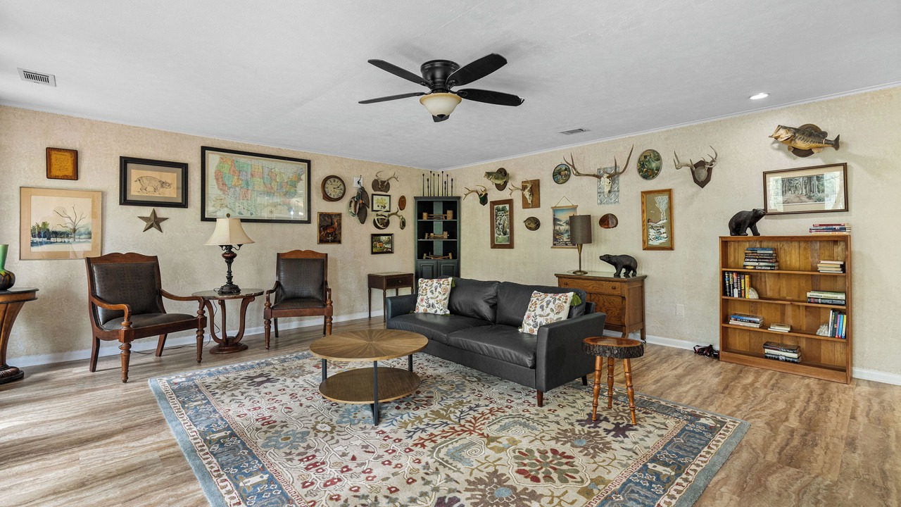 Photo of Livingroom in Rocky Grove