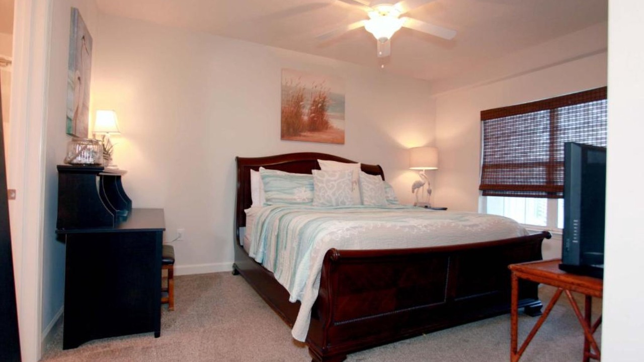 Photo of Bedroom in Gulf Shores
