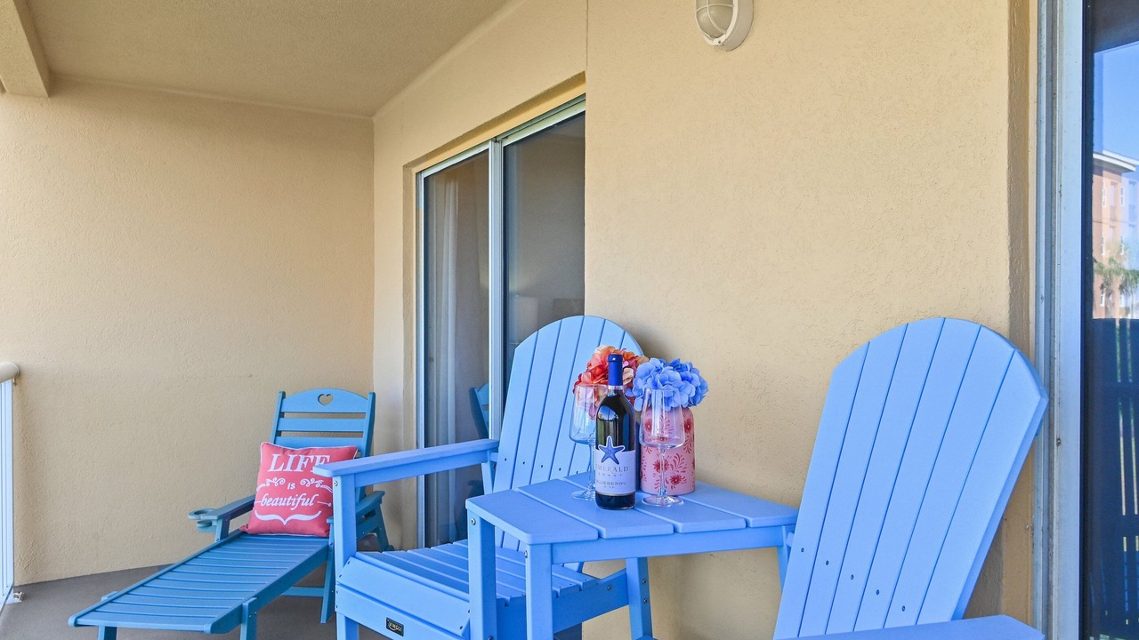 Photo of Patio Balcony in Emerald Waters Village