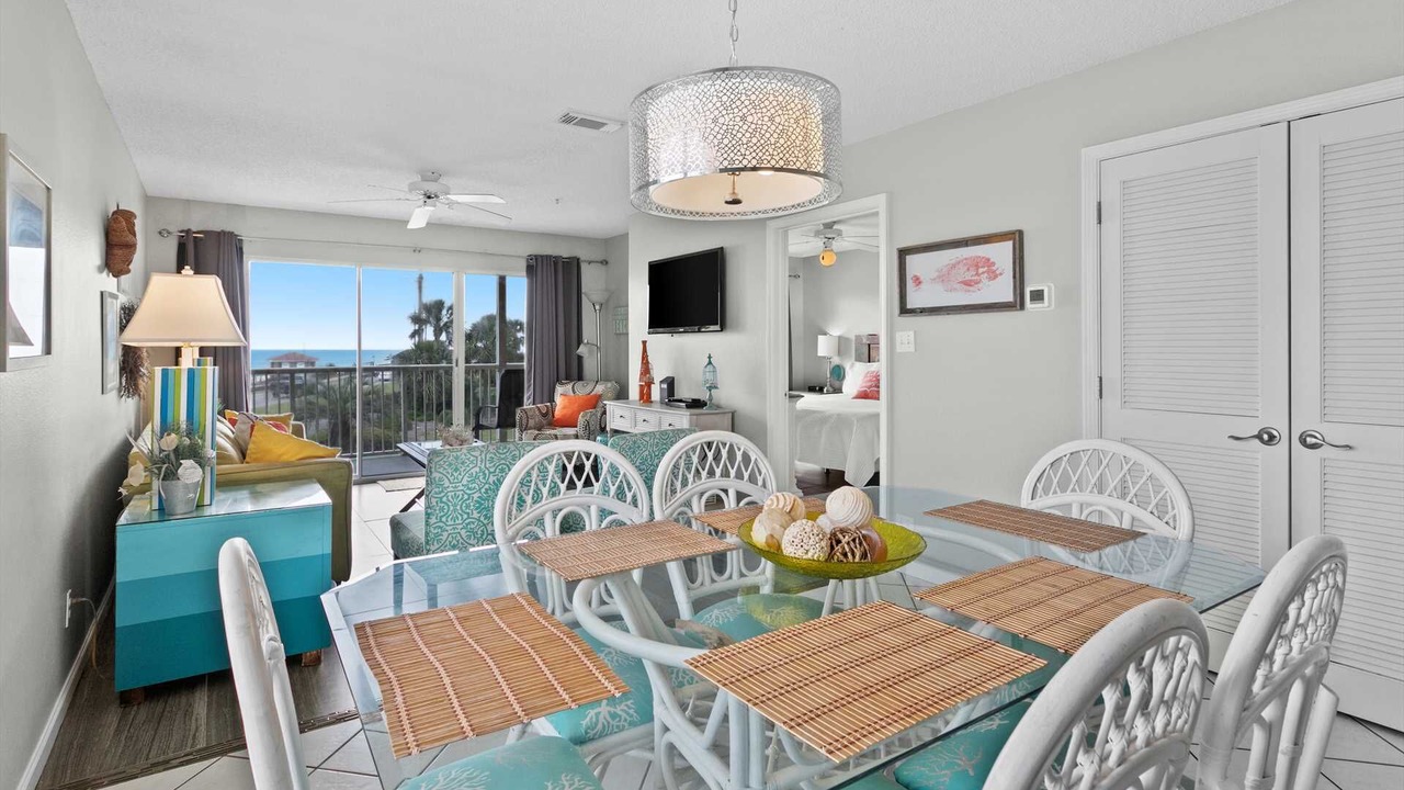 Photo of Livingroom in Emerald Waters Village