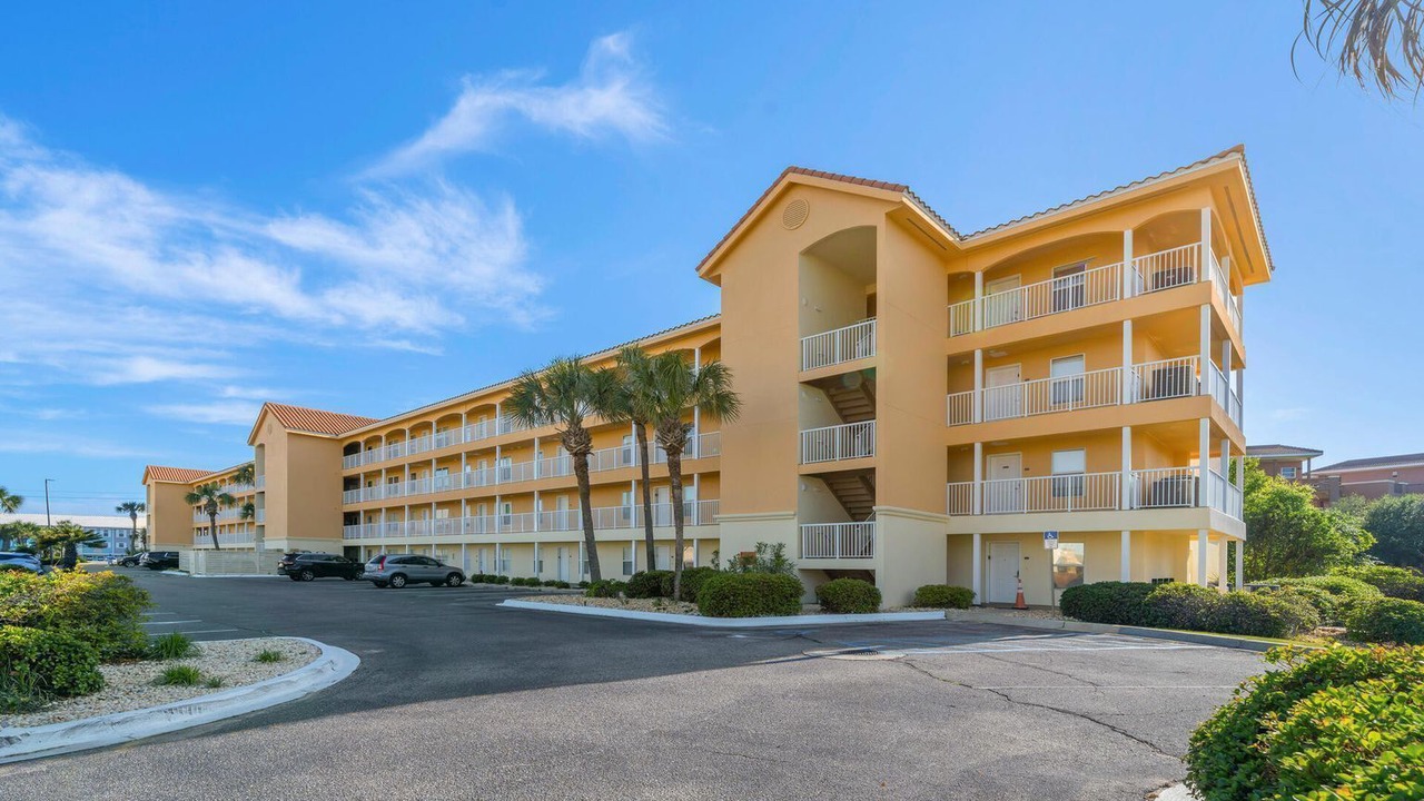 Photo of Outdoor in Emerald Waters Village