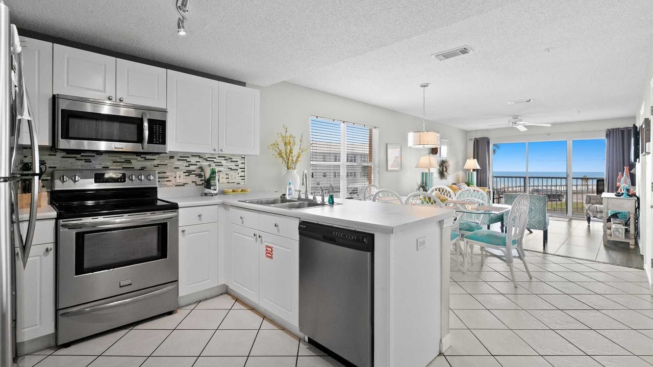 Photo of Kitchen in Emerald Waters Village