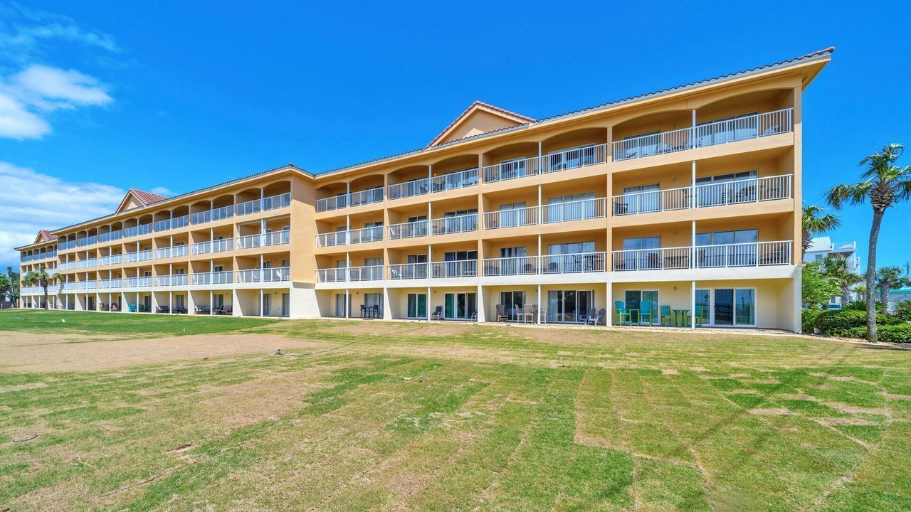 Photo of Outdoor in Emerald Waters Village