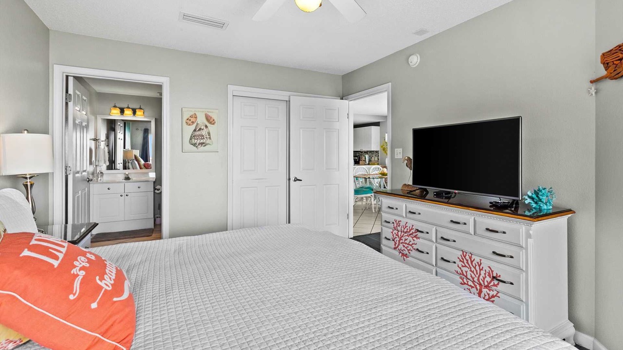 Photo of Bedroom in Emerald Waters Village