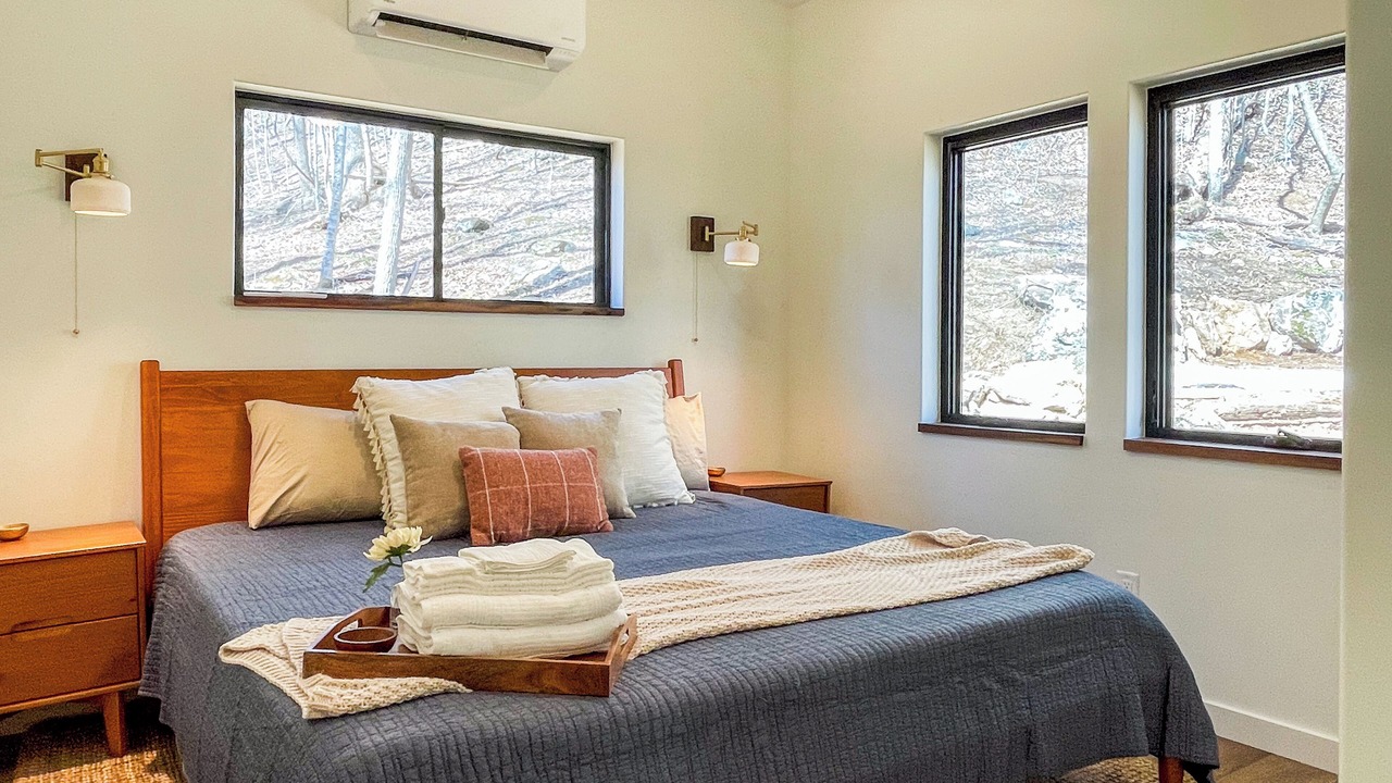 Photo of Bedroom in Mars Hill