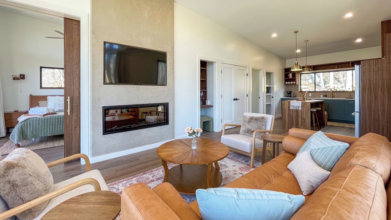 Photo of Livingroom in Mars Hill