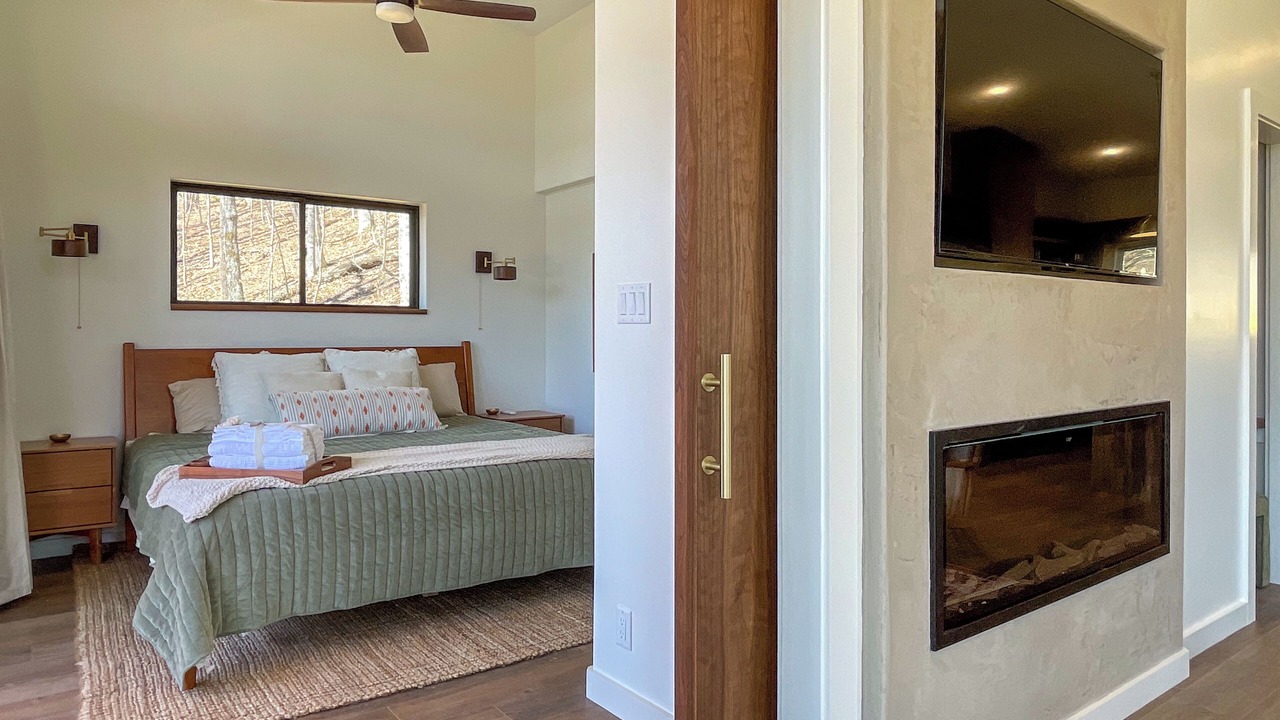 Photo of Bedroom in Mars Hill