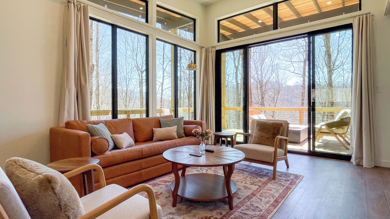 Photo of Livingroom in Mars Hill