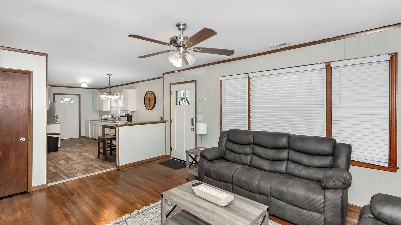 Photo of Livingroom in Huntsville