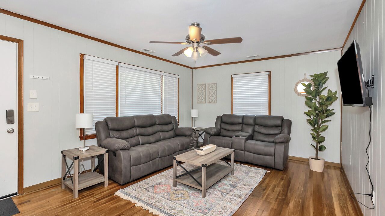Photo of Livingroom in Huntsville