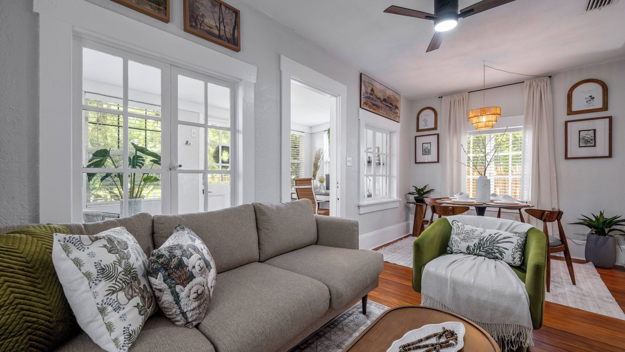 Photo of Livingroom in Lake Davis - Greenwood