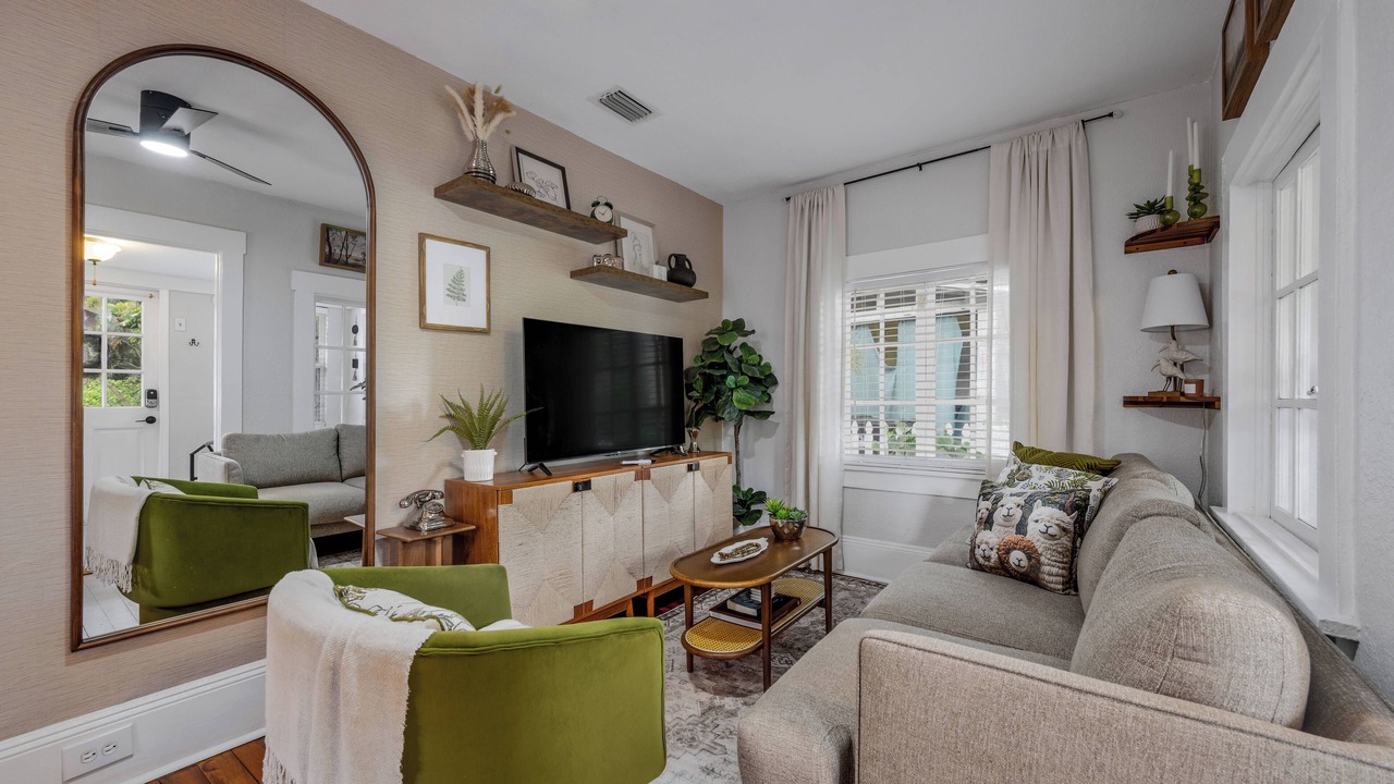Photo of Livingroom in Lake Davis - Greenwood