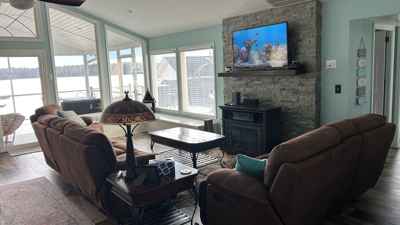 Photo of Livingroom in Newberry Shores