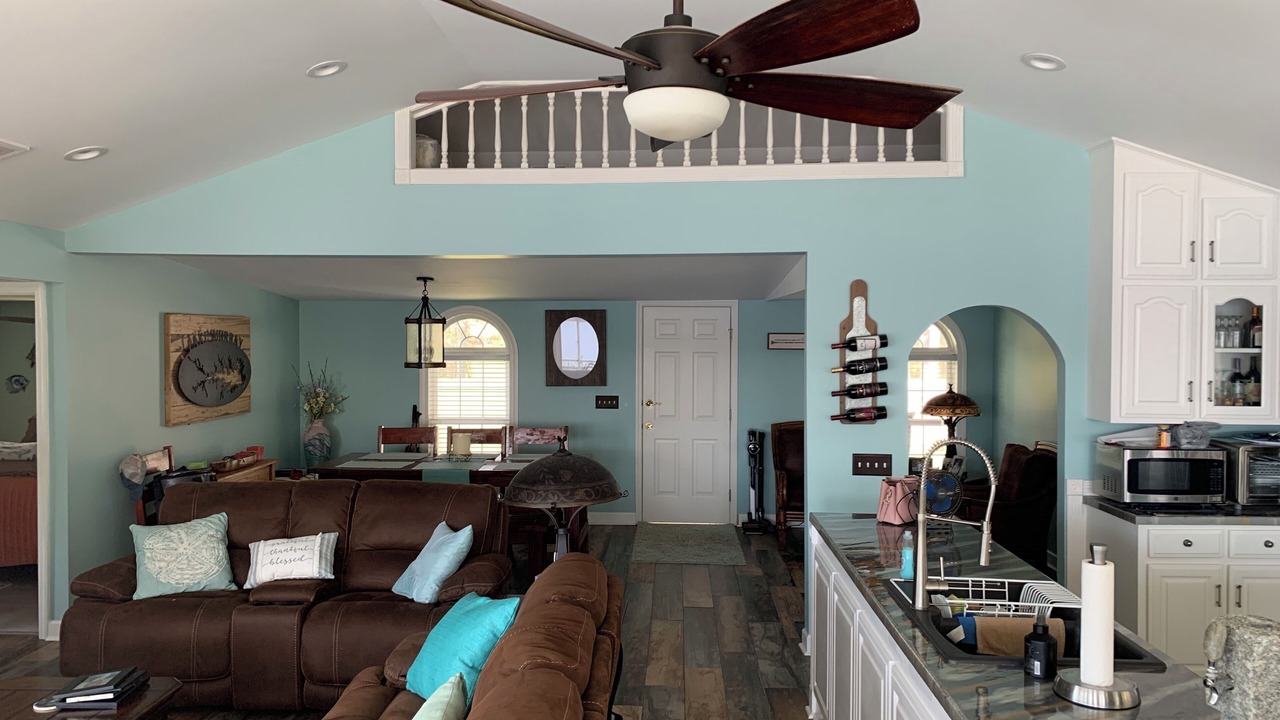 Photo of Livingroom in Newberry Shores
