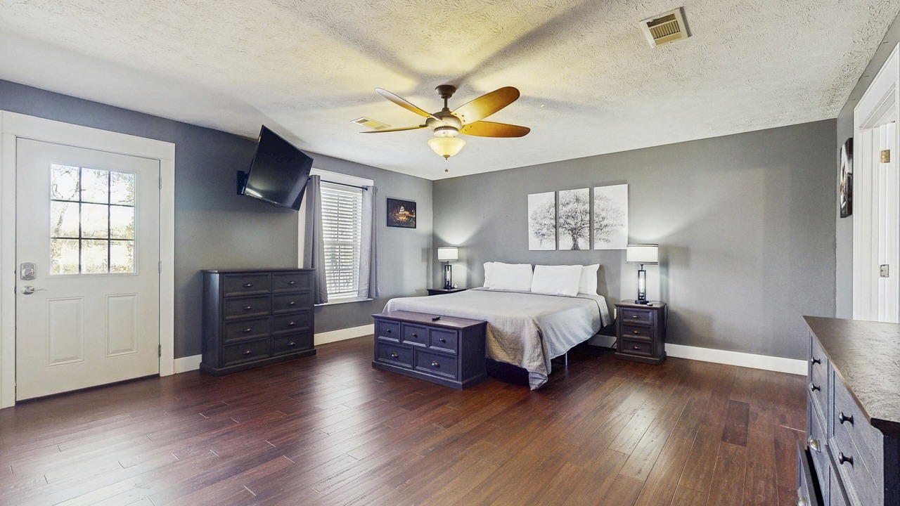 Photo of Bedroom in Kodak