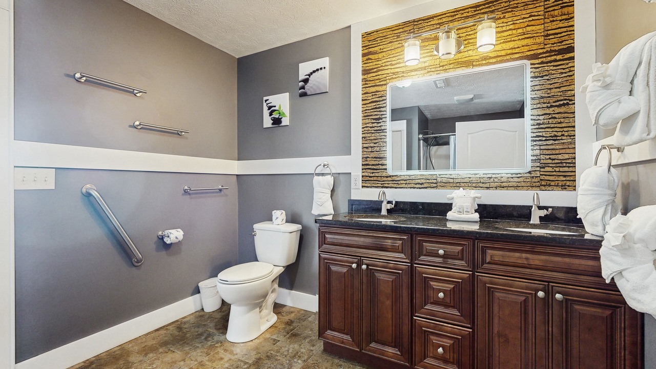 Photo of Bathroom in Kodak