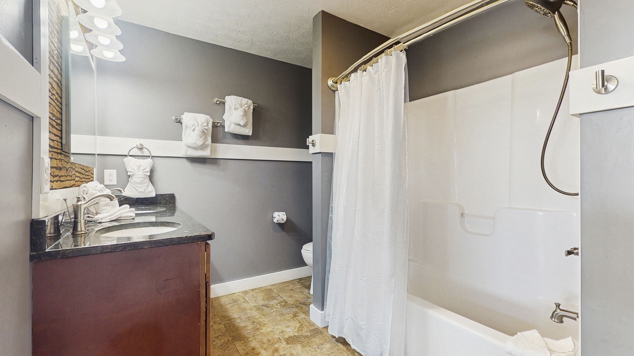 Photo of Bathroom in Kodak