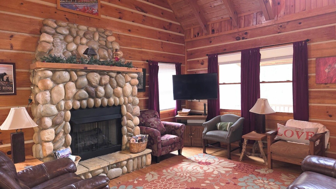 Photo of Livingroom in Mars Hill