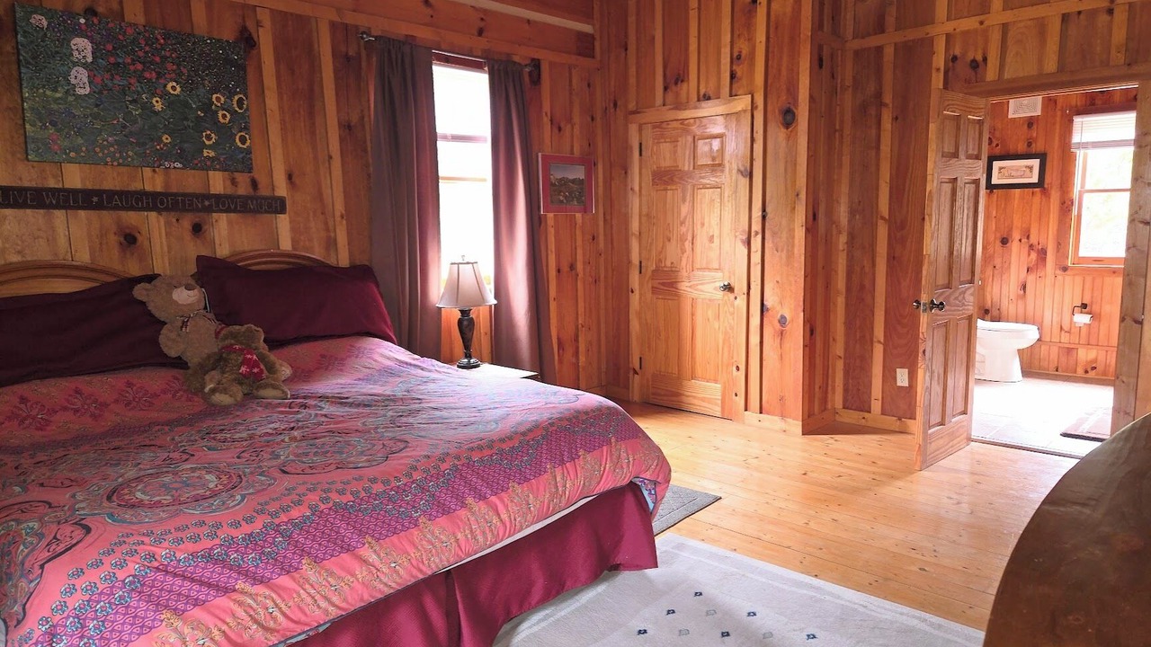 Photo of Bedroom in Mars Hill