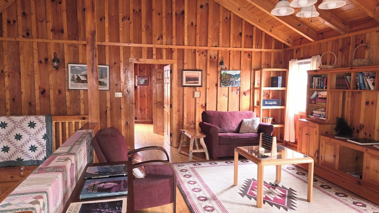 Photo of Livingroom in Mars Hill