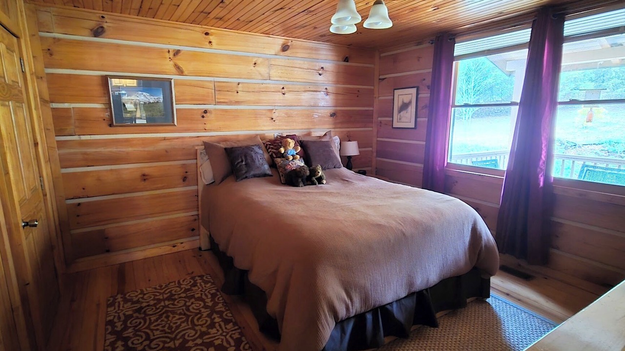 Photo of Bedroom in Mars Hill