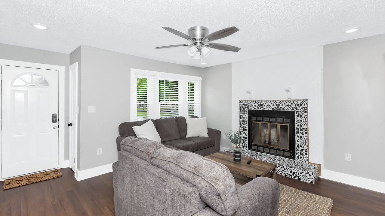 Photo of Livingroom in Normal