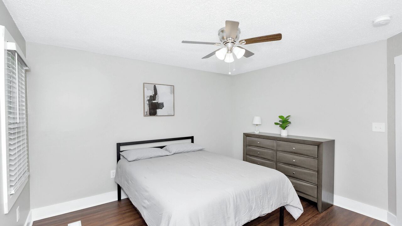 Photo of Bedroom in Normal