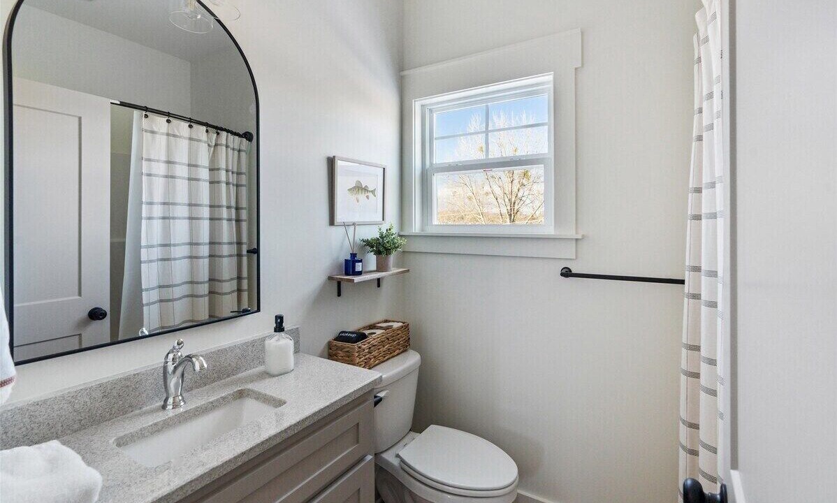 Photo of Bathroom in Guntersville