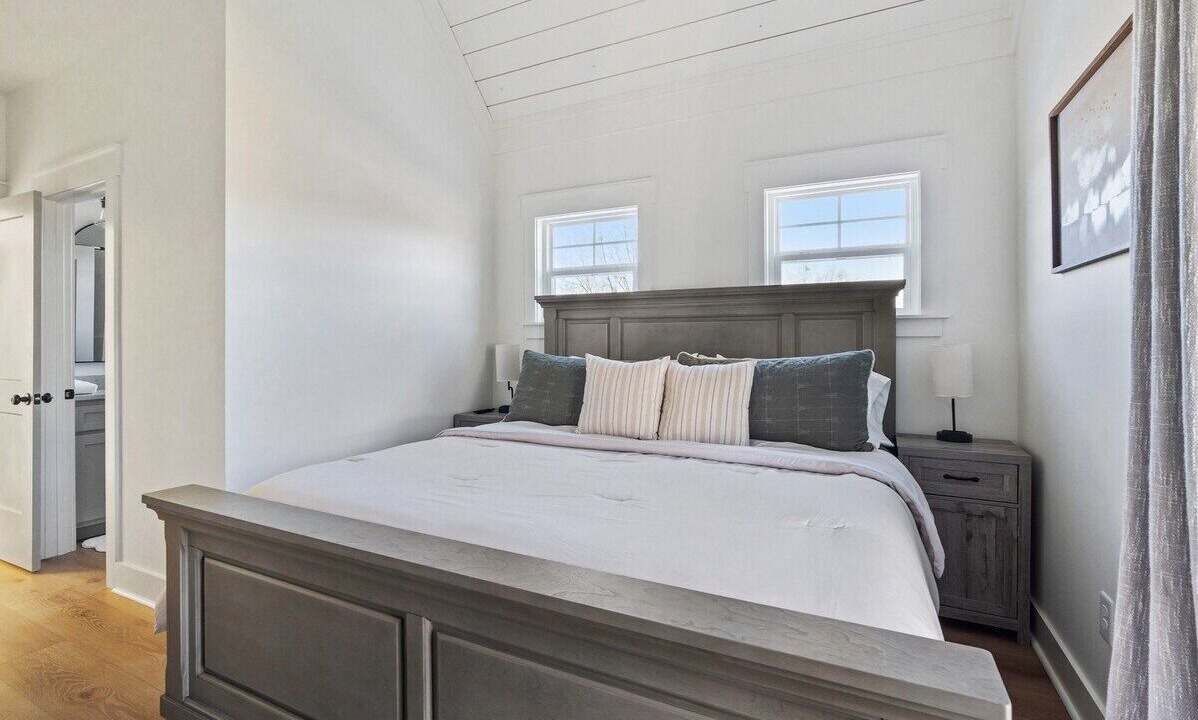 Photo of Bedroom in Guntersville