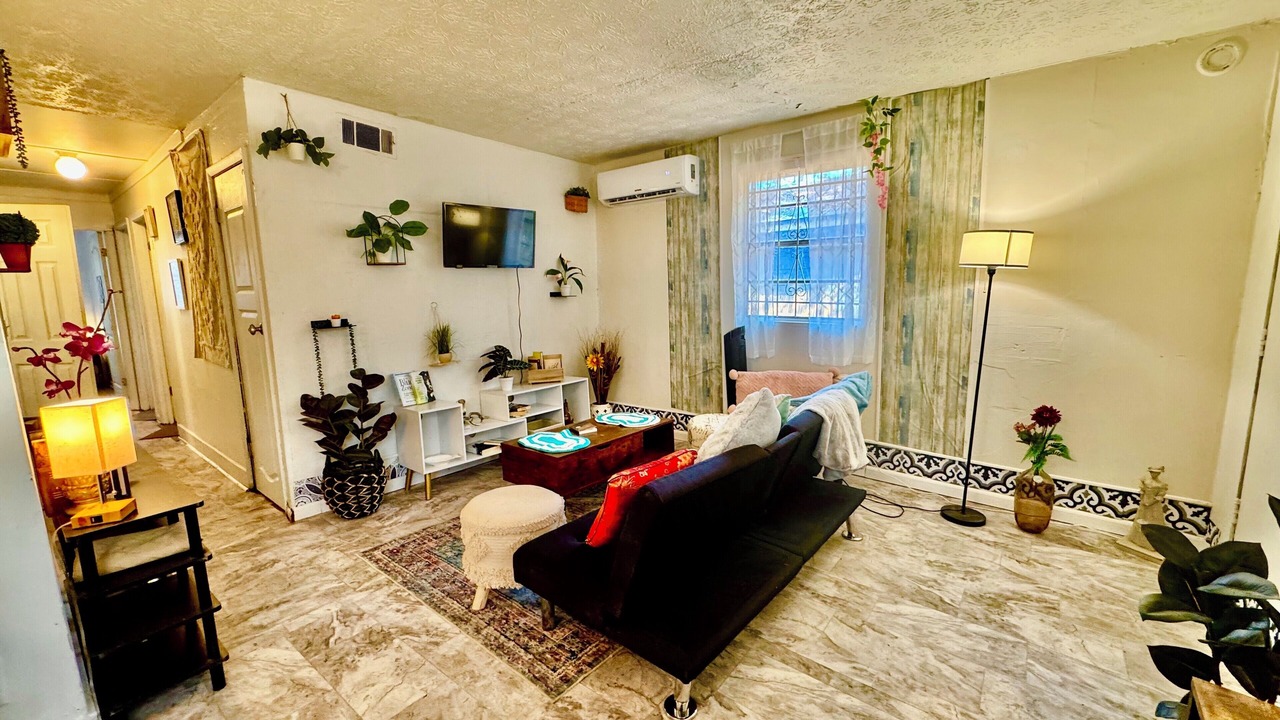 Photo of Livingroom in Urban Core