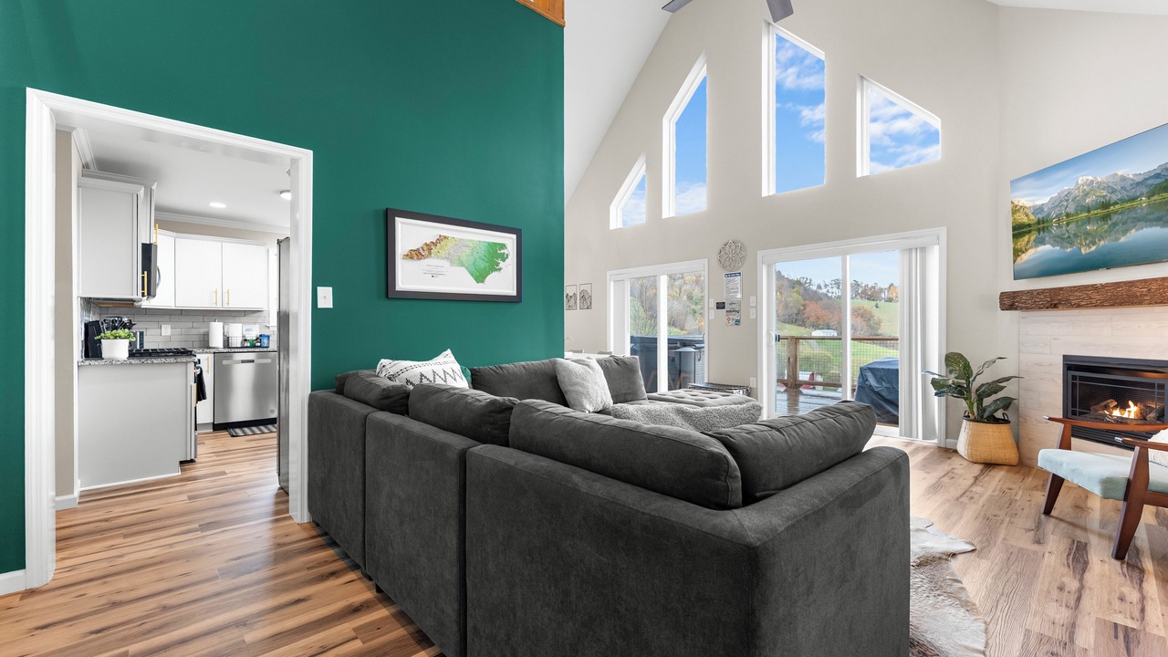 Photo of Livingroom in Heavens Holler