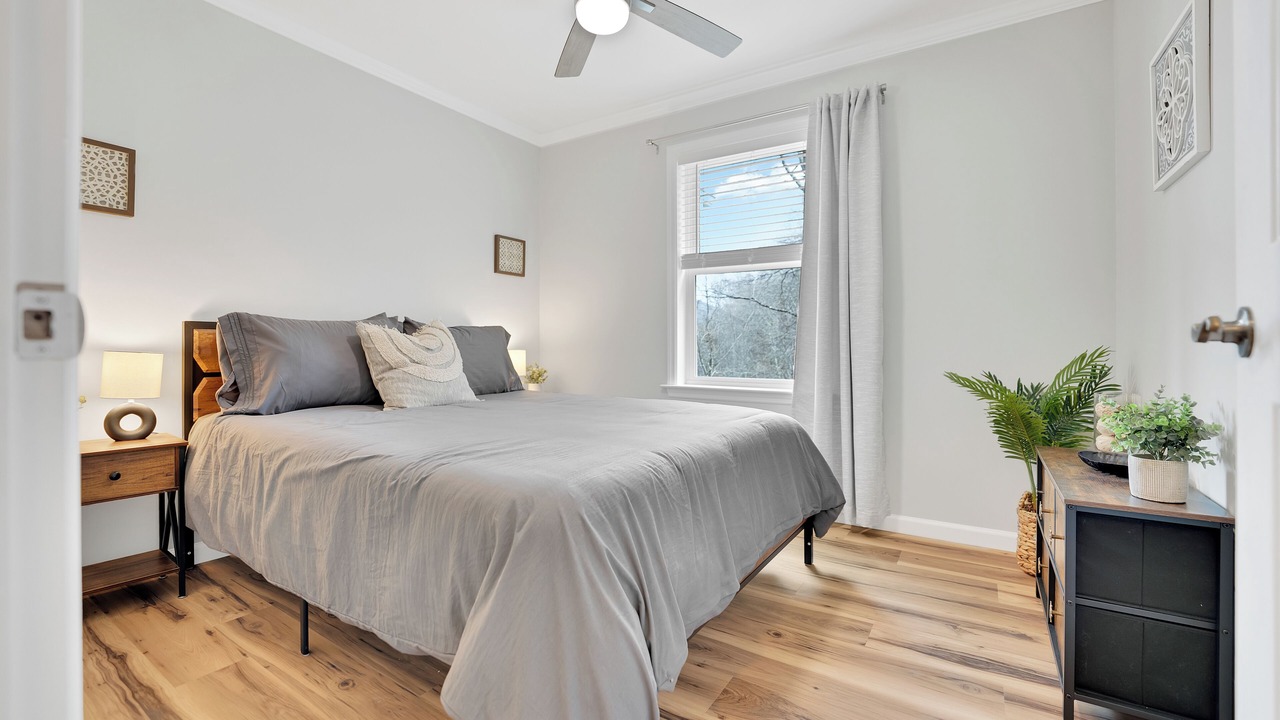 Photo of Bedroom in Heavens Holler
