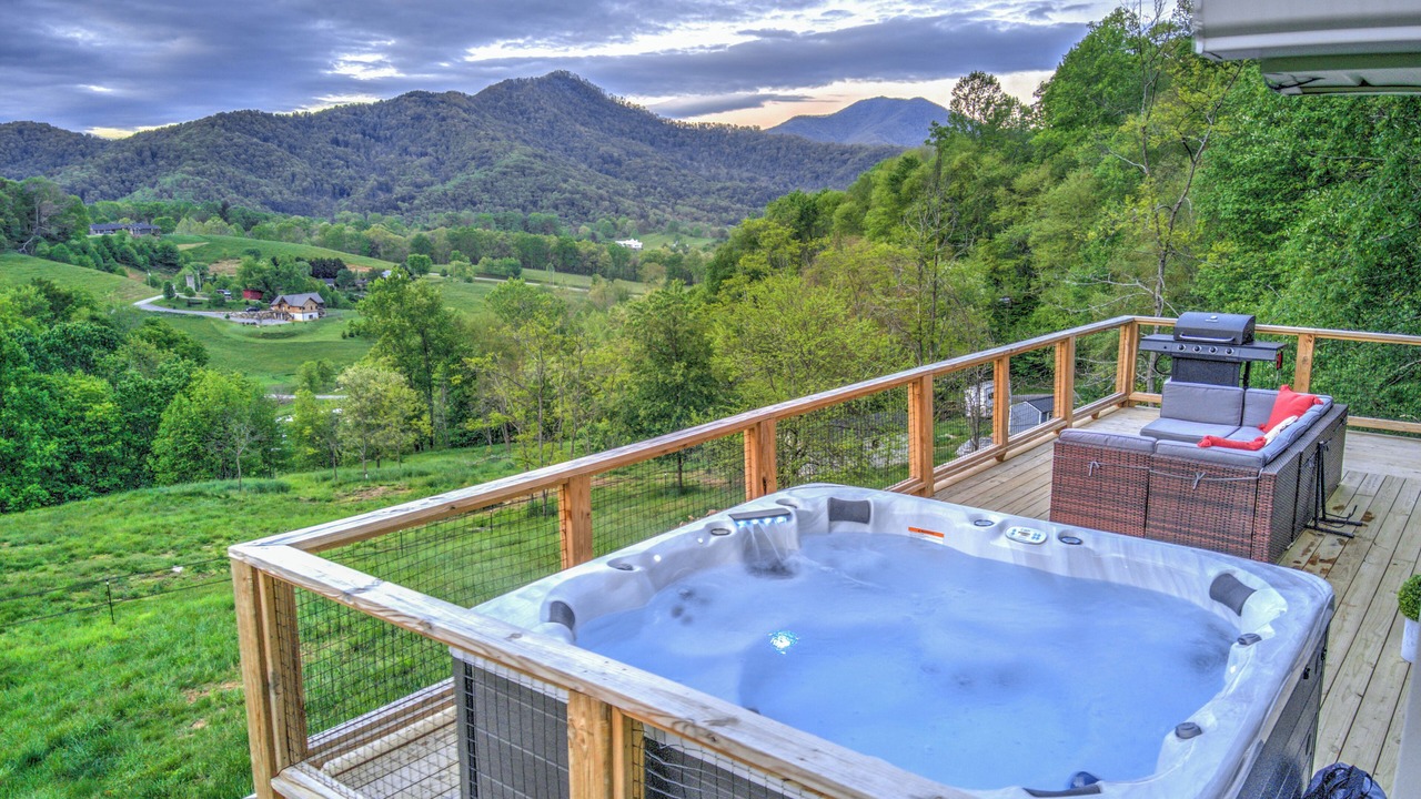 Photo of Patio Balcony in Heavens Holler