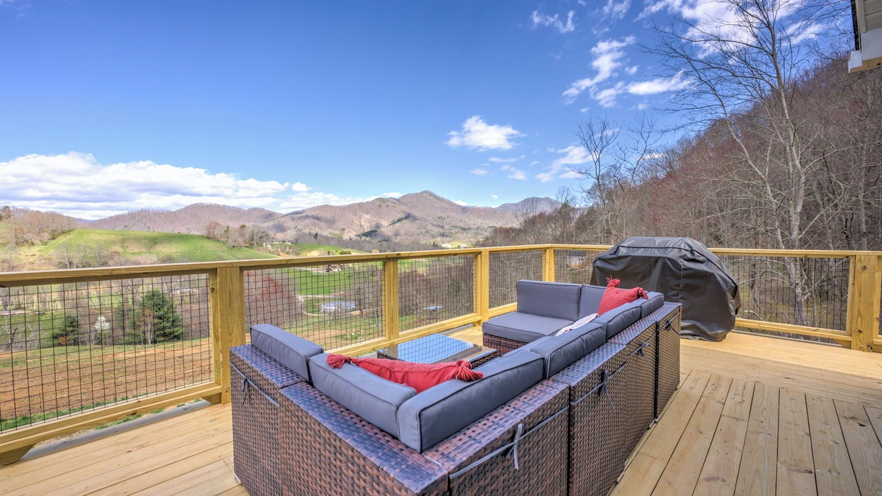 Photo of Patio Balcony in Heavens Holler