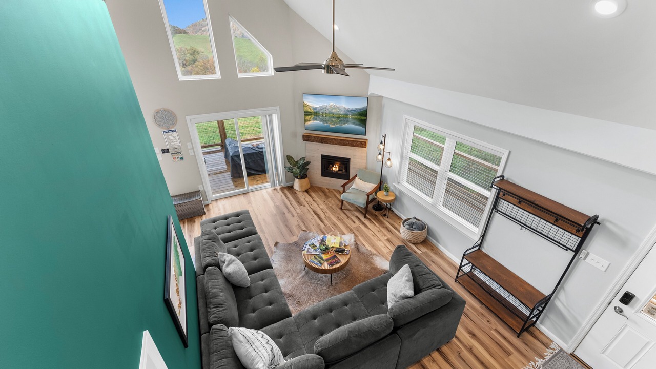 Photo of Livingroom in Heavens Holler