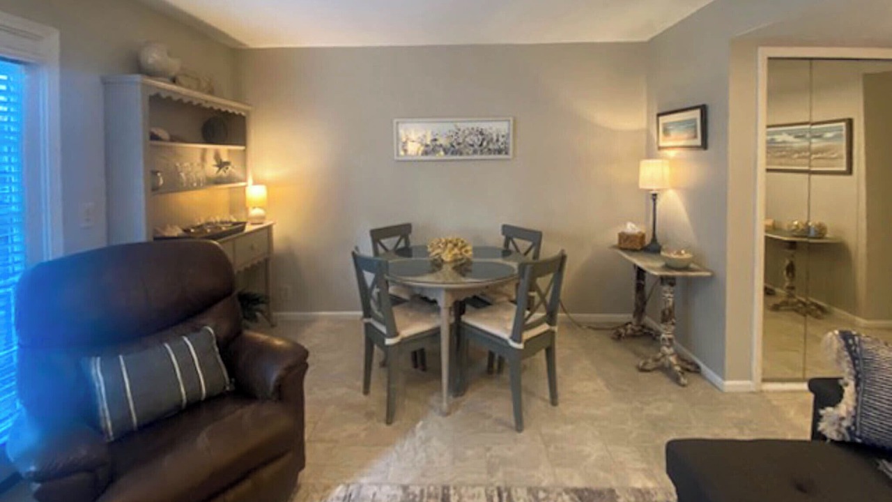 Photo of Livingroom in King City