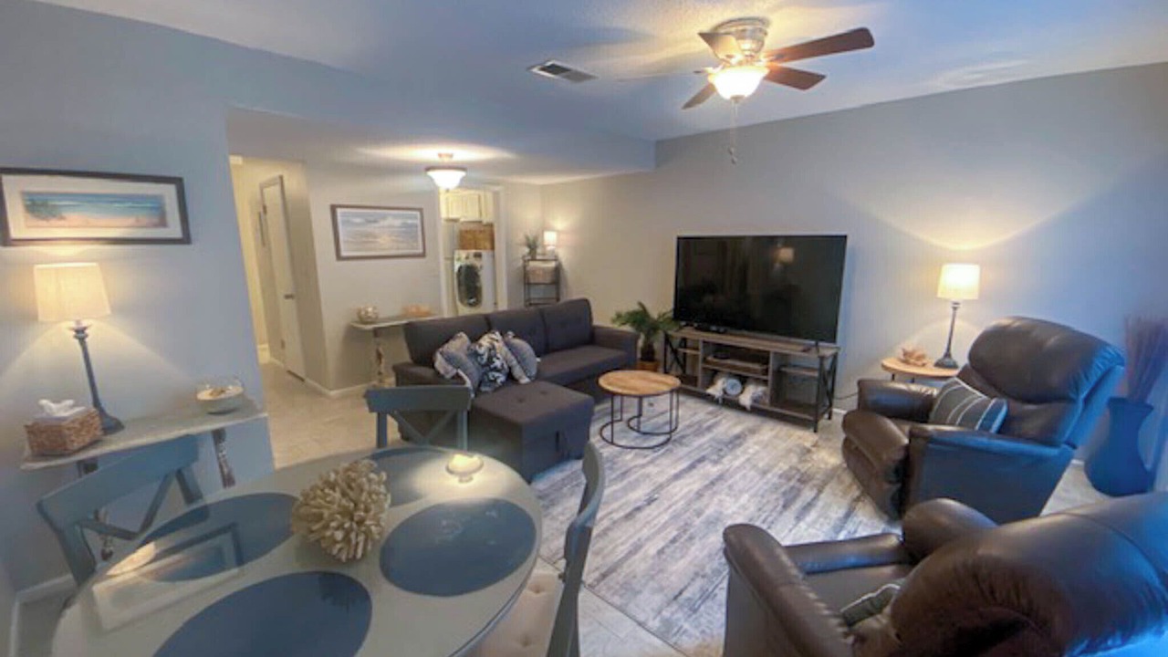 Photo of Livingroom in King City