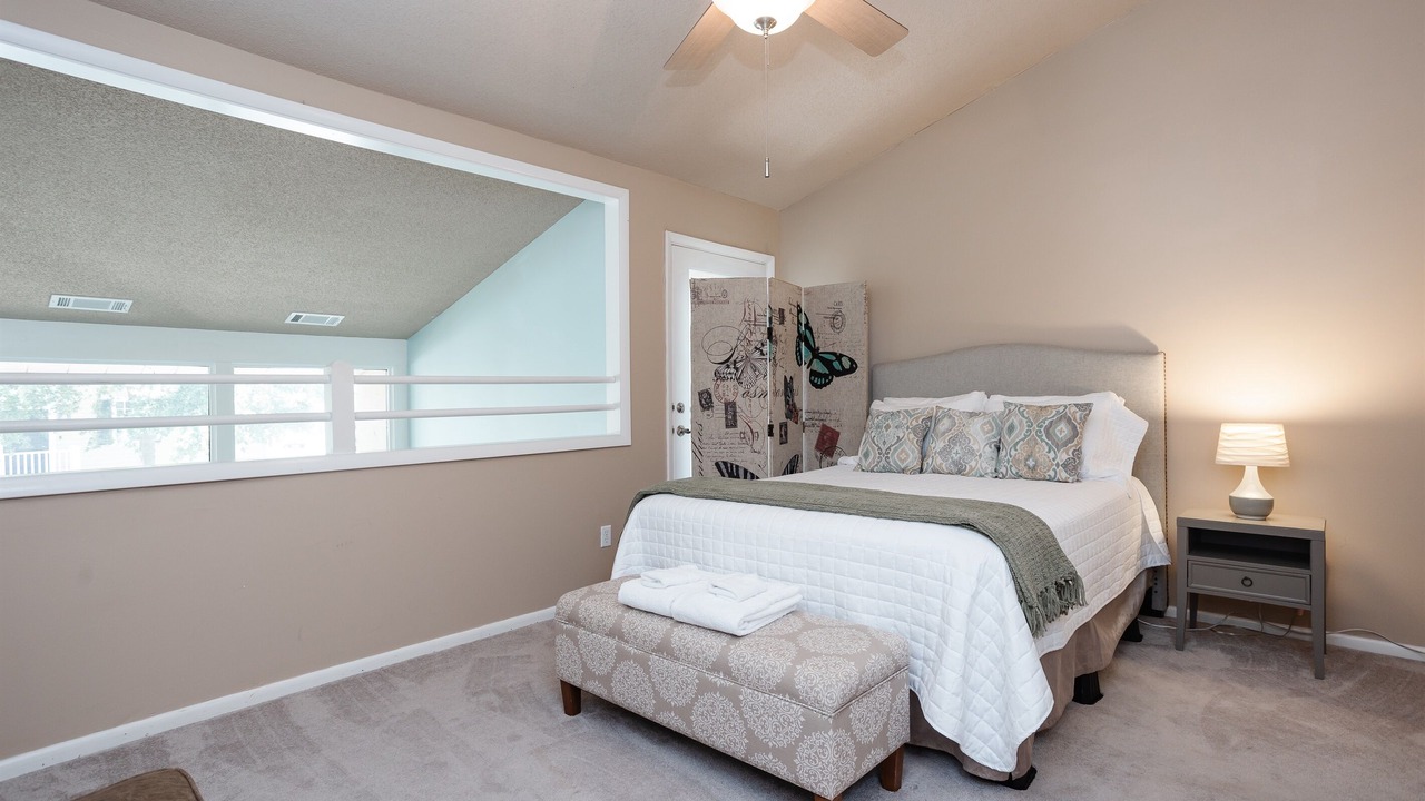 Photo of Bedroom in Historic District - North